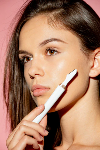 Pros and Cons of Shaving your Face as a Woman