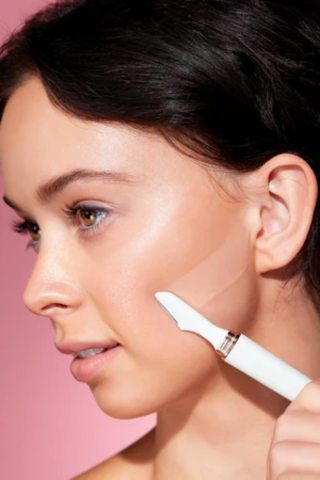 How To Use An Eyebrow Razor: A Step-by-Step Guide
